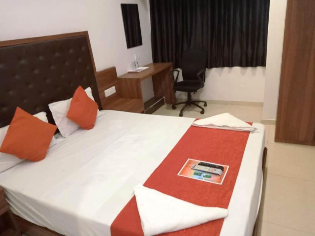 Sai Deep Lodging Navi Mumbai Buitenkant foto