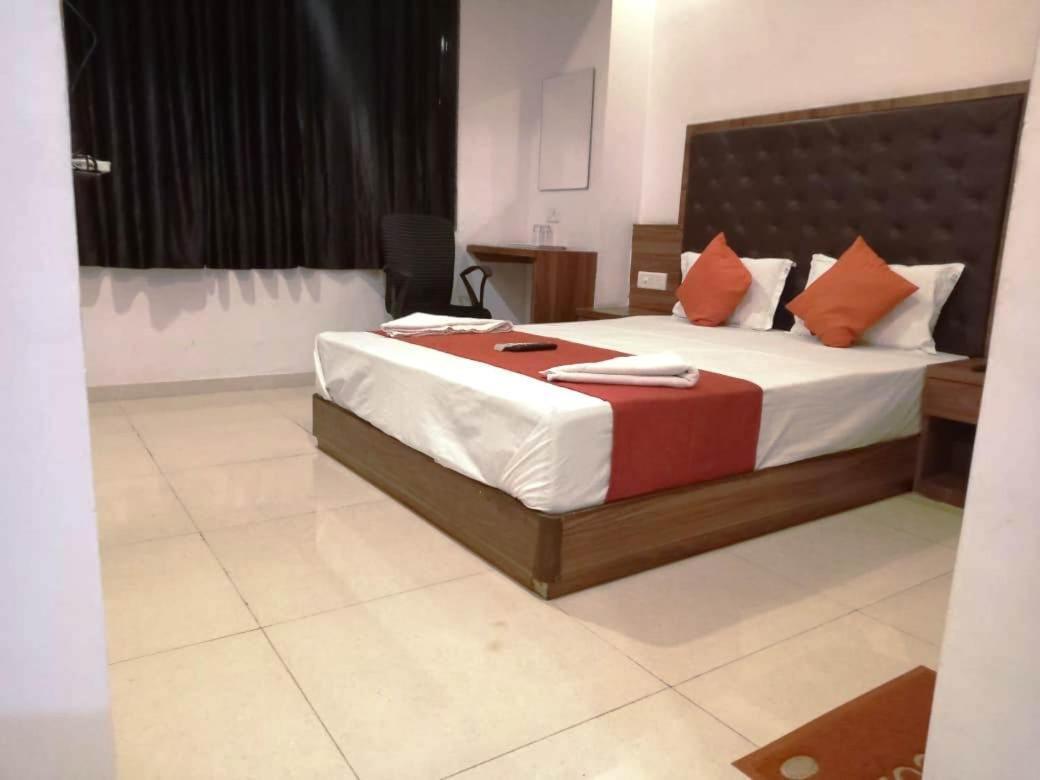 Sai Deep Lodging Navi Mumbai Buitenkant foto