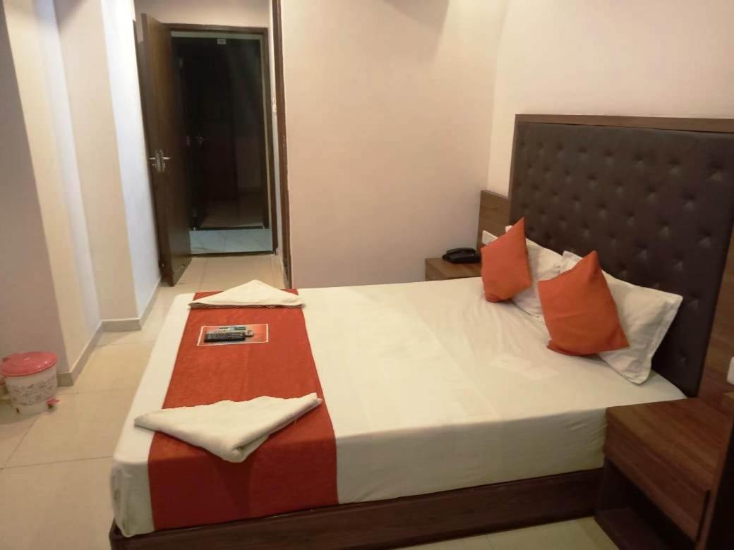 Sai Deep Lodging Navi Mumbai Buitenkant foto